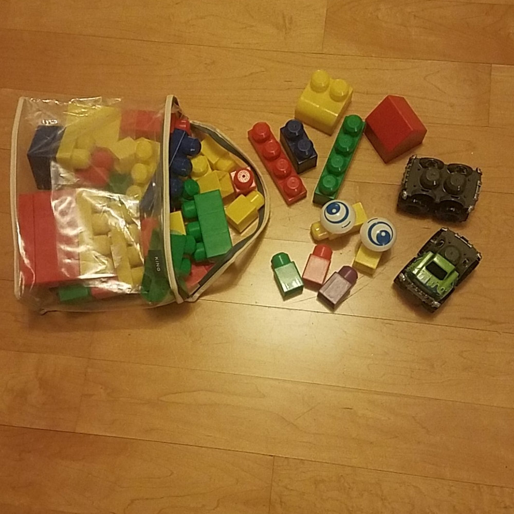 Set of 68 Megabloks